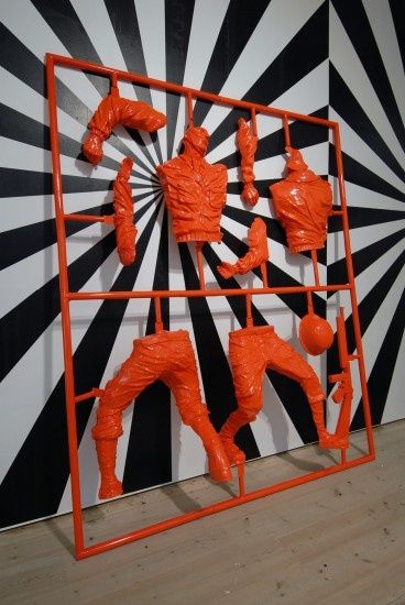 Escultura enmarcada para exhibición